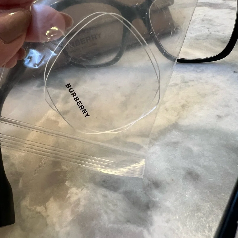 Burberry Sylvie black eyeglass frames non rx lenses, case, wipe included - Picture 9 of 14